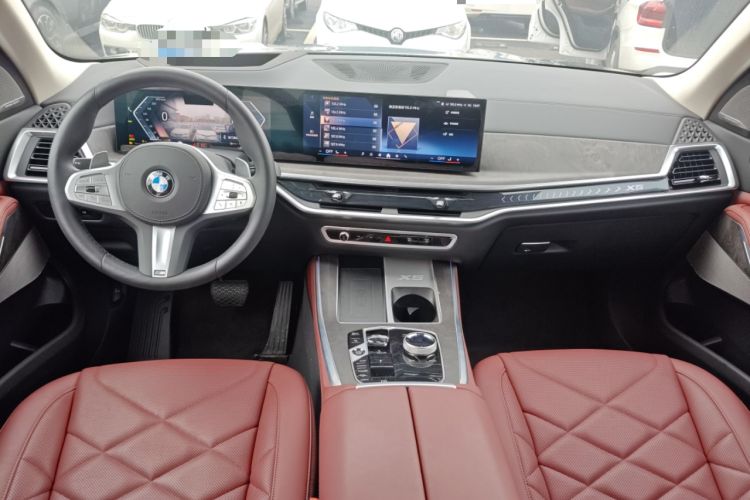 Used BMW X5 2023 xDrive 30Li Luxury M Sport Package Center Console