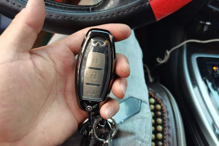 Used Infiniti QX60 2016 2.5 S/C Hybrid Two-Wheel-Drive Excellence Edition China V Standard Vehicle Key