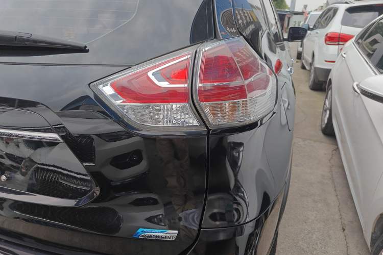 Used Nissan X-Trail 2015 2.0L CVT Comfort MAX Edition 2WD