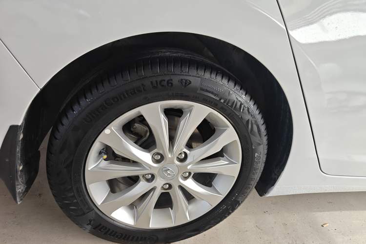 Used Hyundai Elantra (5th Generation / Langdong) 2016 1.6L Automatic Prestige Model Right Rear Wheel Hub
