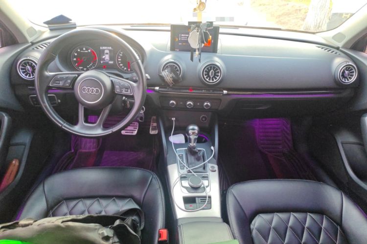 Used Audi A3 2018 30th Anniversary Edition Sportback 35 TFSI Ambition Model Center Console