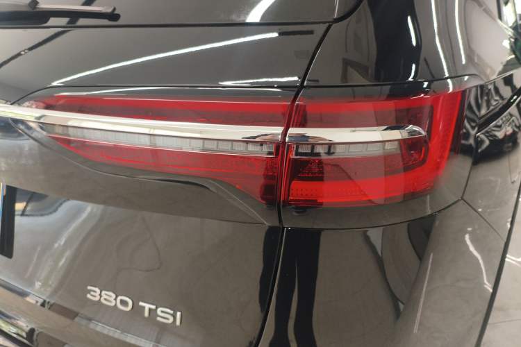 Used Volkswagen Viloran 2020 380TSI Prestige Edition Right Rear Taillight