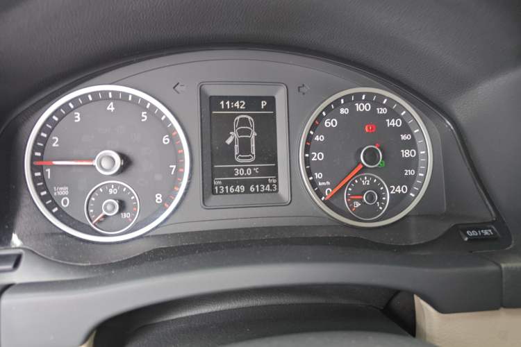 Used Volkswagen Tiguan 2010 1.8 TSI Automatic Two-Wheel Drive Urban Edition Instrument Cluster