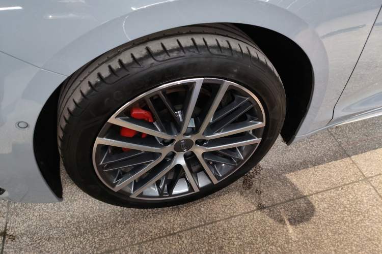 Used Geely Auto Preface 2023 2.0TD Prestige Version Left Front Wheel Hub