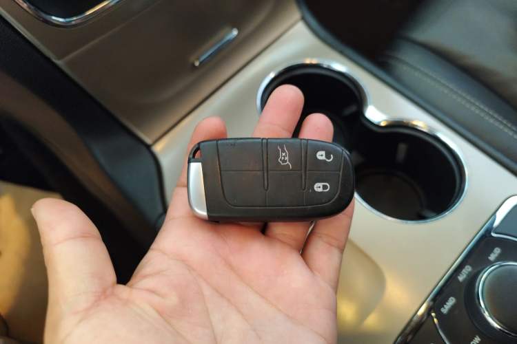 Used Jeep Grand Cherokee 2014 3.0TD Diesel Comfort Navigation Version Vehicle Key