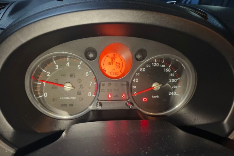 Used Nissan X-Trail 2010 2.5L CVT Luxury Edition 4WD Odometer Close Up