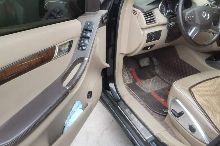 Used Mercedes-Benz R-Class 2011 R 350 L 4MATIC