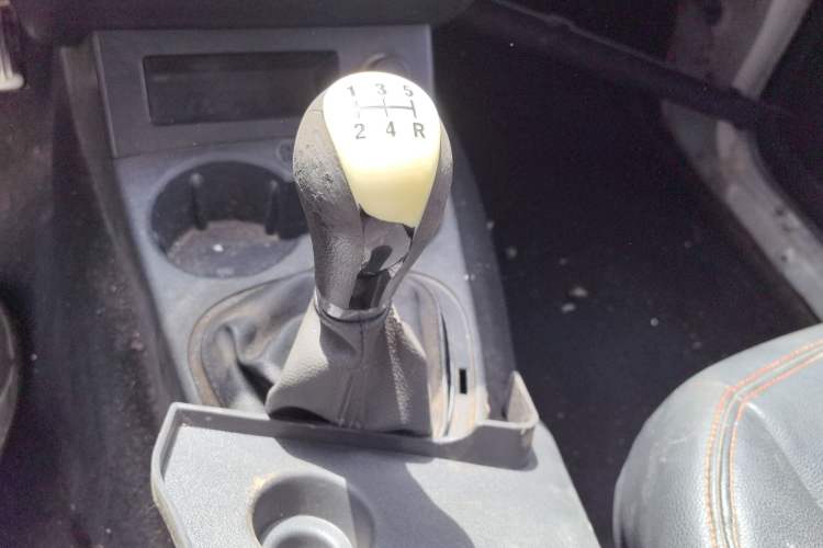 Used Dongfeng Fengon 330 2014 1.3L Manual Utility Version DK13-07 Gear Lever