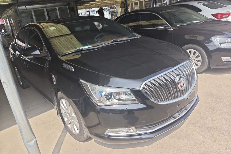 Used Buick LaCrosse 2013 2.4L SIDI Elite Comfort Version Front Right 45 Deg