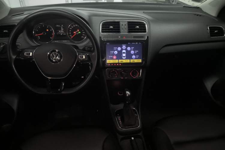 Used Volkswagen Polo 2016 1.6L Automatic Comfort Model
