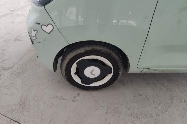 Used Wuling Hongguang MINIEV 2022 Macaron Premium Model – Lithium Ternary Battery Left Front Wheel Hub