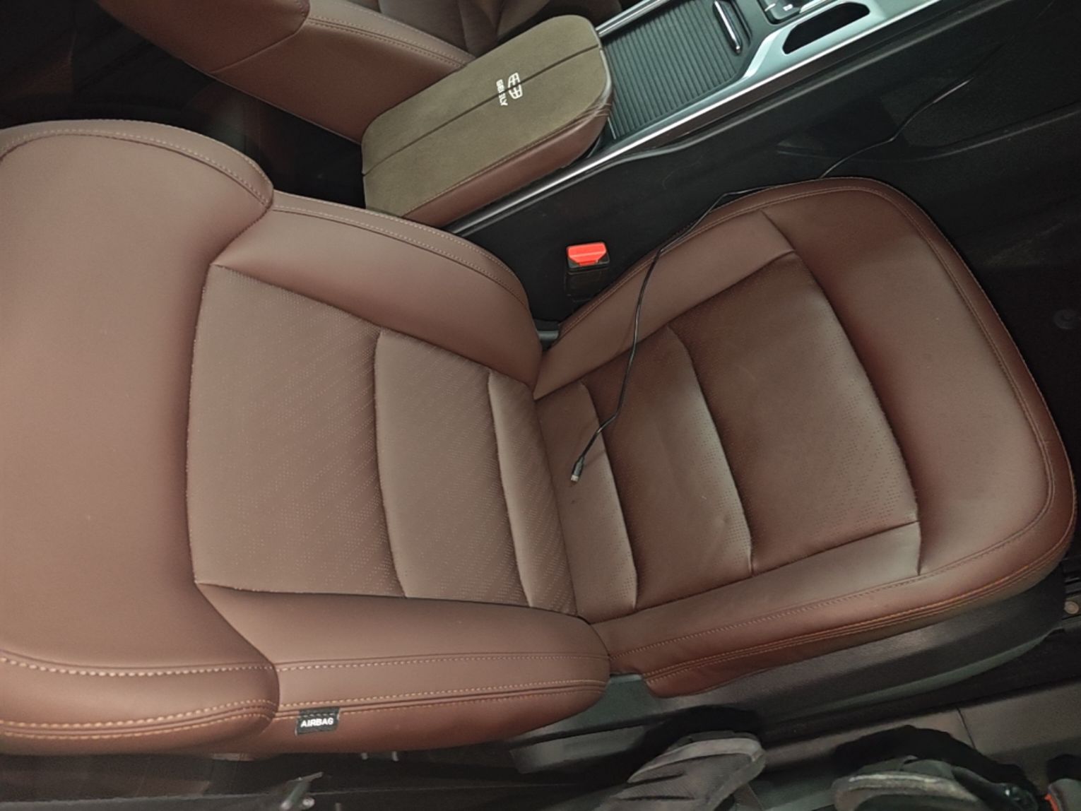 Geely Auto Haoyue 2022 1.8TD Automatic Prestige 7-Seater — снимка 19