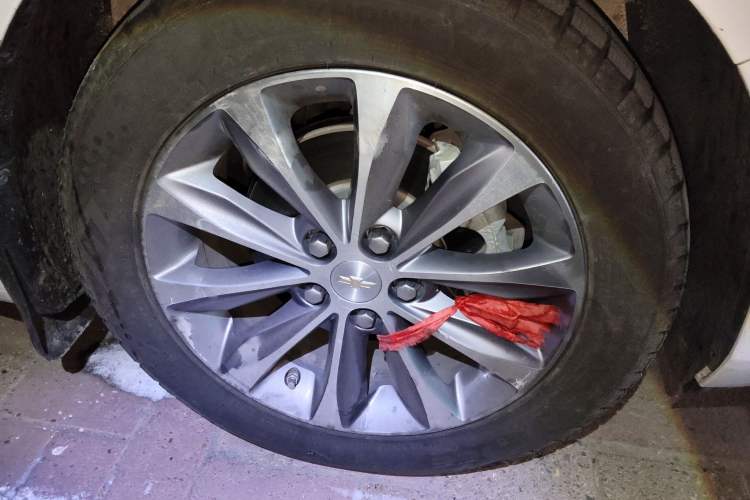 Used Chevrolet Monza 2021 320 Automatic Enjoyment Sunroof Edition Right Front Wheel Hub