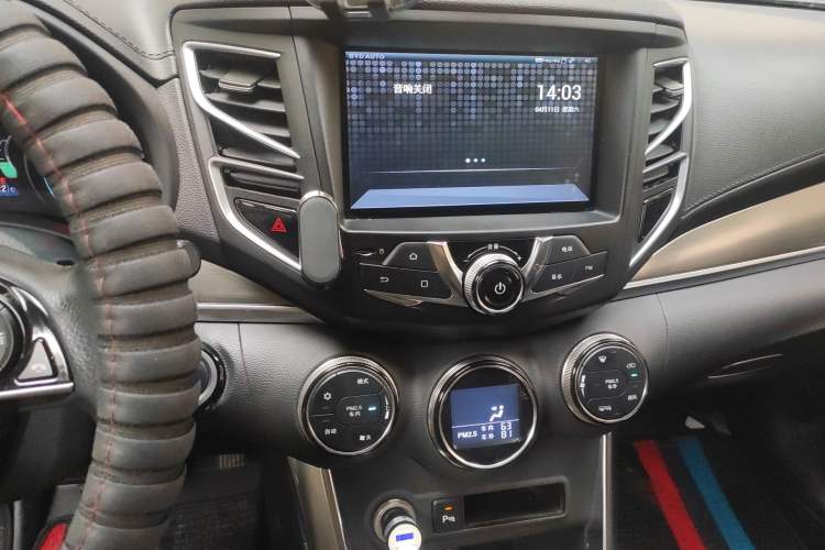 Used BYD Song 2018 1.5TID Automatic Smart Connect Prestige Model Audio And AC Panel