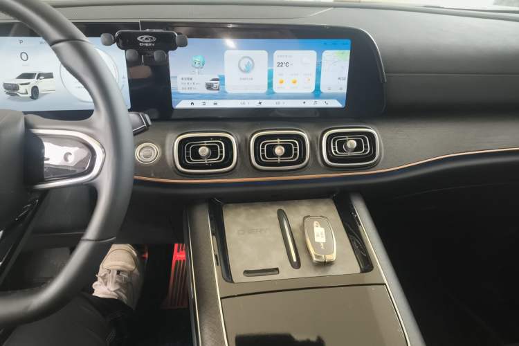 Used Chery Tiggo 9 2023 Facelift 2.0T Dual-Clutch Two-Wheel Drive Luxury Edition 5 Seats