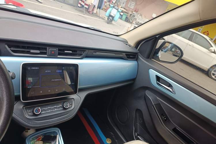 Used Brilliance Xinri i03A 2022 Rental Custom Edition