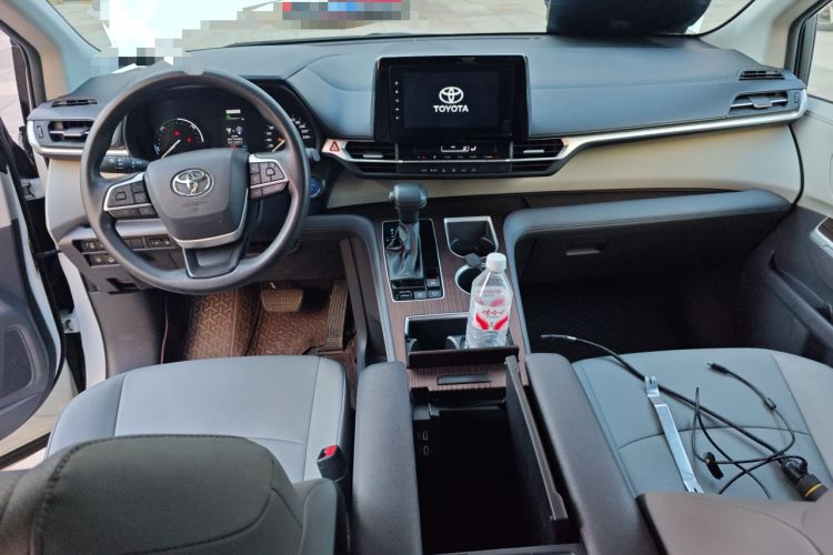Used Toyota Granvia 2023 2.5L Hybrid Comfort Edition Center Console