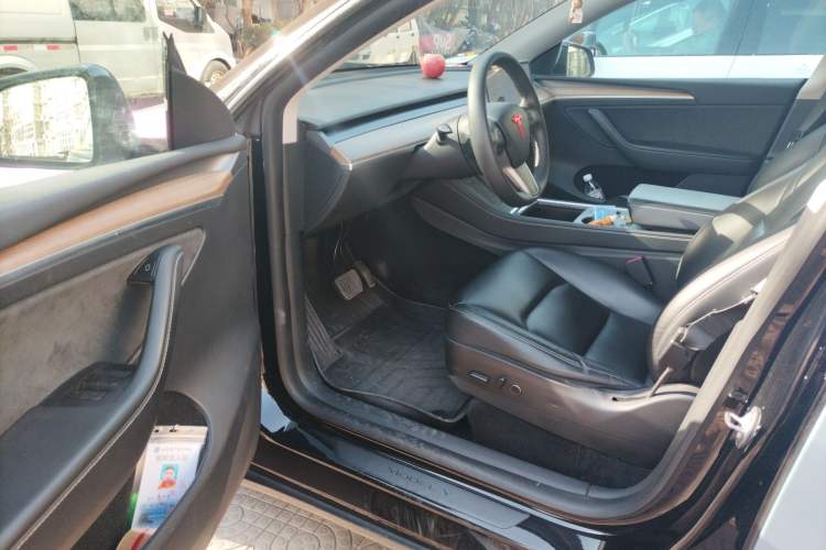 Used Tesla Model Y 2021 Standard Range Rear-Wheel Drive Version
