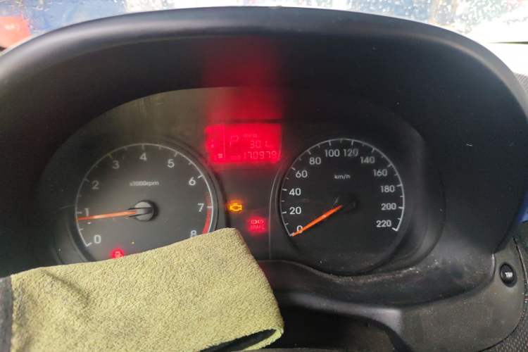 Used Hyundai Verna (older generation) 2014 1.4L Automatic Fashion GS Model Instrument Cluster