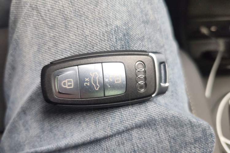 Used Audi Q5 e-tron 2022 40 e-tron Starlight Edition Mech Kit