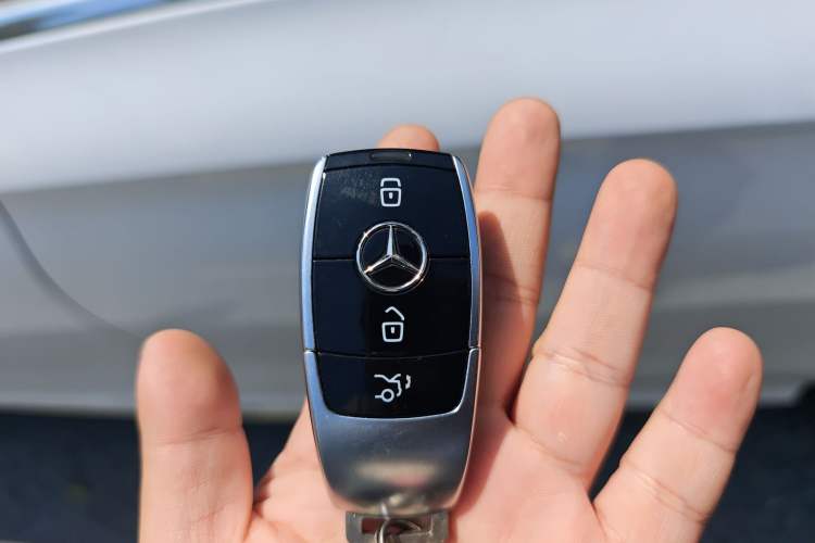 Used Mercedes-Benz E-Class New Energy 2022 Restyled E 350 e L Plug-in Hybrid Sports Sedan