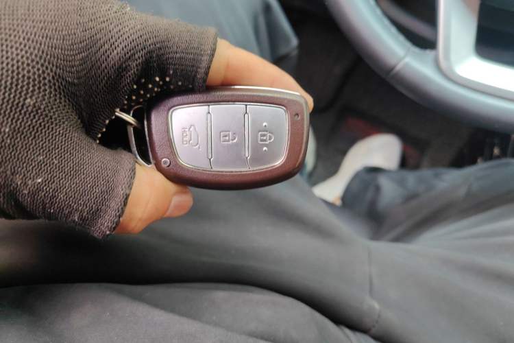 Used Hyundai ix25 2015 1.6L Automatic Two-Wheel Drive Smart GLS Trim Vehicle Key