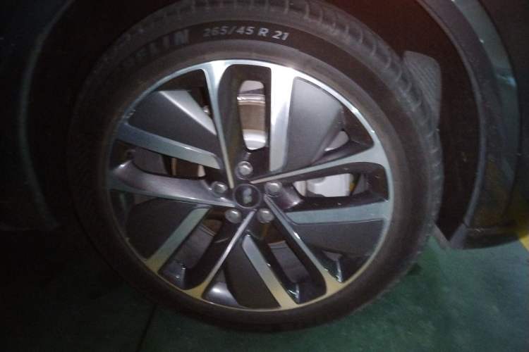 Used Li Auto L9 2022 Max model
