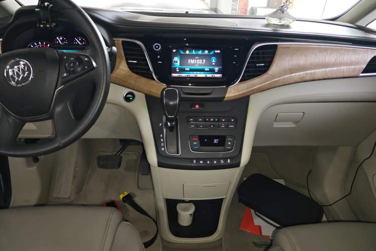 Used Buick GL8 2017 ES 28T Comfort Model China V Standard
