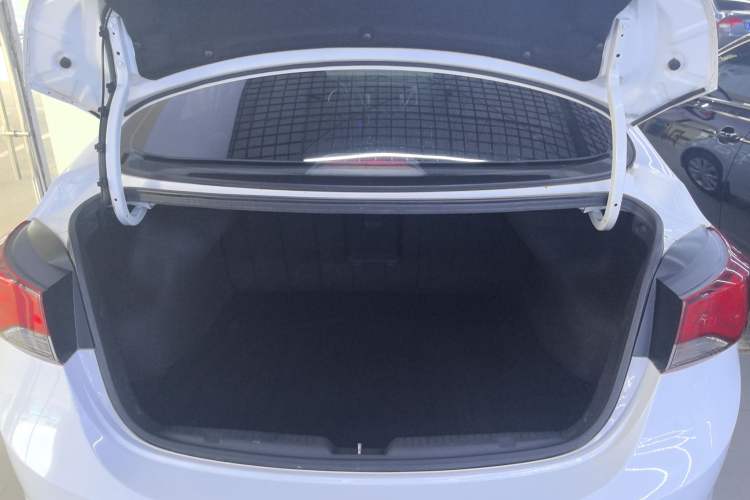 Used Hyundai Elantra (5th Generation / Langdong) 2016 1.6L Manual Luxury Model
