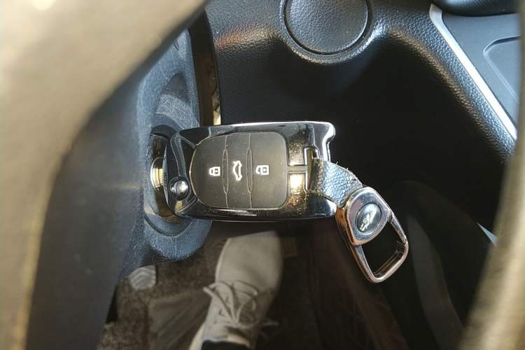 Used Wuling Hongguang S3 2018 1.5L Manual Comfort Model China V Standard
