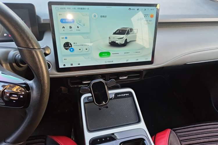 Used Hycan Z03 2022 510 km Range Trend Edition 135 kW 64.23 kWh Audio And AC Panel