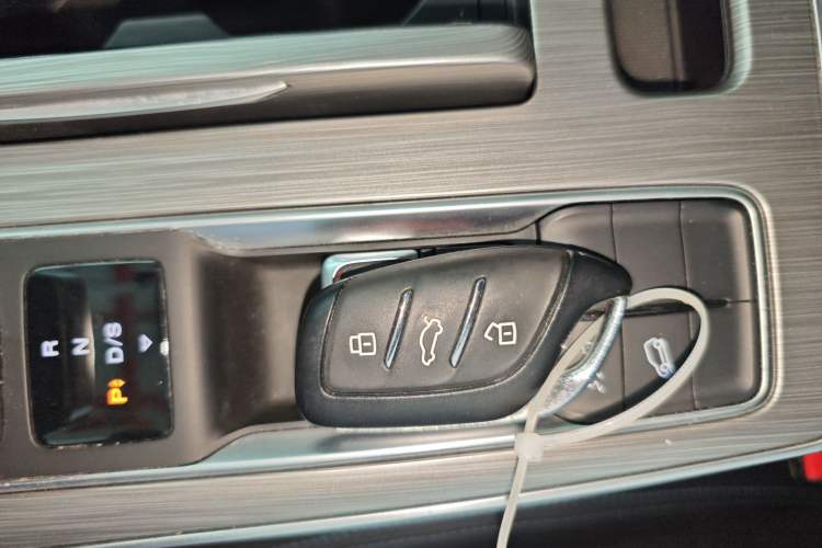 Used Roewe RX5 2022 330TGI Automatic National Style Edition
