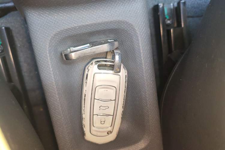 Used Geely Galaxy Panda 2023 Panda Mini 120km Super Cute Bear
