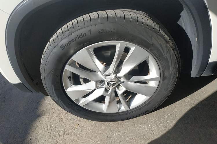 Used Skoda Kodiaq 2017 TSI330 7-Seater Two-Wheel-Drive Luxury Edition
