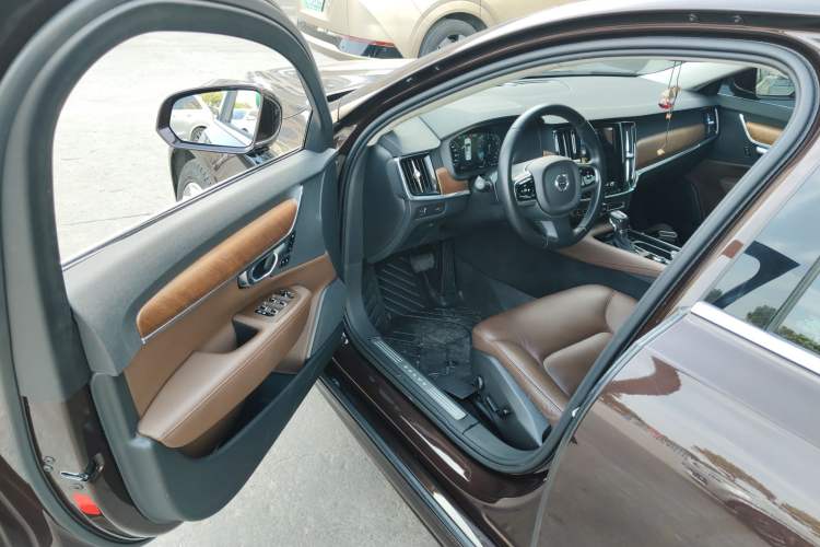 Used Volvo S90 2020 T5 Zhiyi Luxury Edition