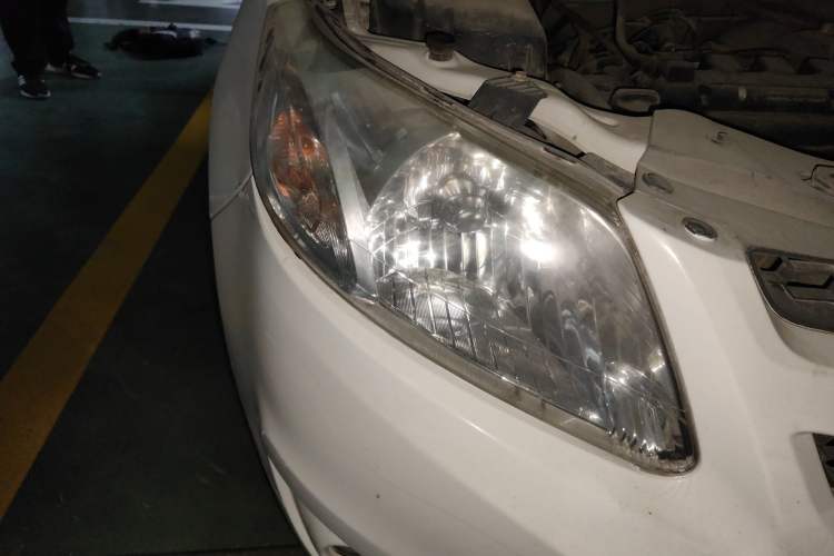 Used Chevrolet Sail 2010 Sedan 1.4L Manual Enjoyment Edition Right Front Headlight