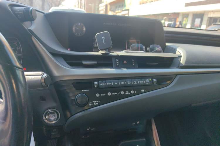 Used Lexus ES 2020 200 Excellence Edition
