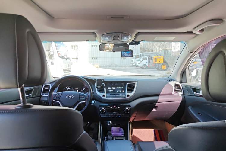 Used Hyundai Tucson 2015 1.6T Dual-Clutch Two-Wheel-Drive Comfort Model
