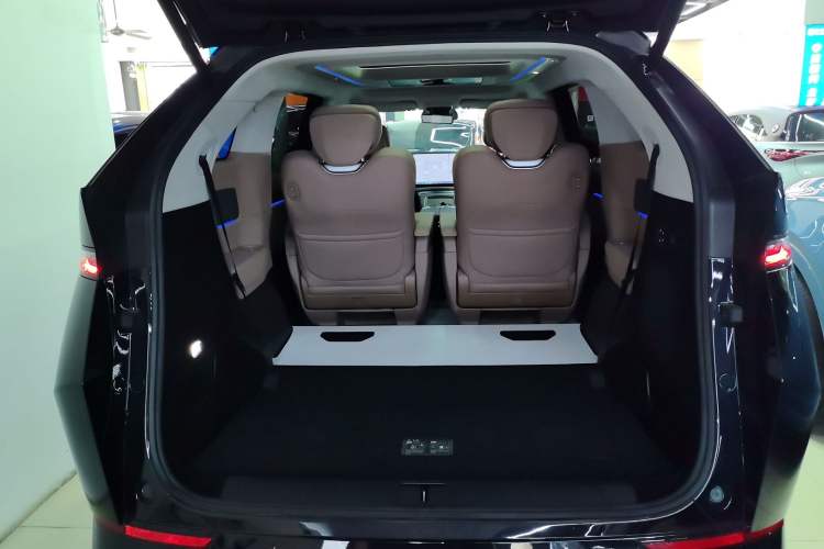 Used XPeng X9 2024 640 All-Wheel Drive High-Performance Max Trunk