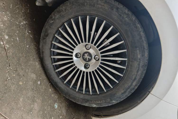 Used Peugeot 301 2014 1.6L Manual Comfort Edition
