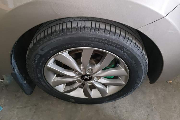 Used Hyundai Elantra (5th Generation / Langdong) 2015 1.6L Automatic Fashion Model