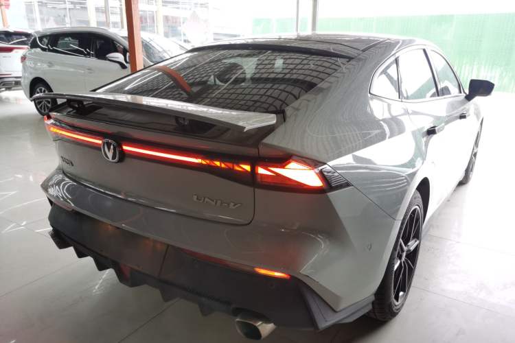 Used Changan UNI-V 2022 1.5T Smart Navigation Version