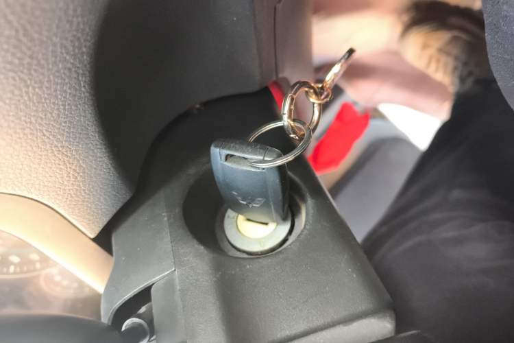 Used Wuling Rongguang V 2015 1.5L Base Version