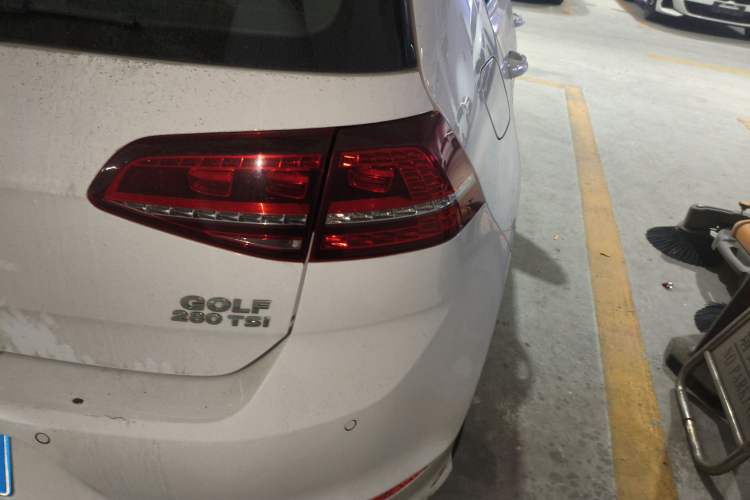 Used Volkswagen Golf 2016 1.4TSI Automatic R-Line