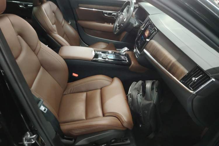 Used Volvo S90 New Energy 2022 T8 eDrive Hybrid Luxury Edition