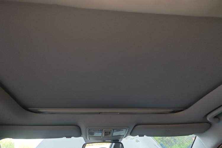 Used Kia Sportage R 2012 2.0L Automatic Two-Wheel Drive NAVI