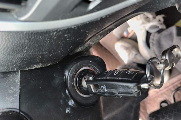 Used Cowin C3R 2015 1.5L Manual Yellow Diamond Edition
