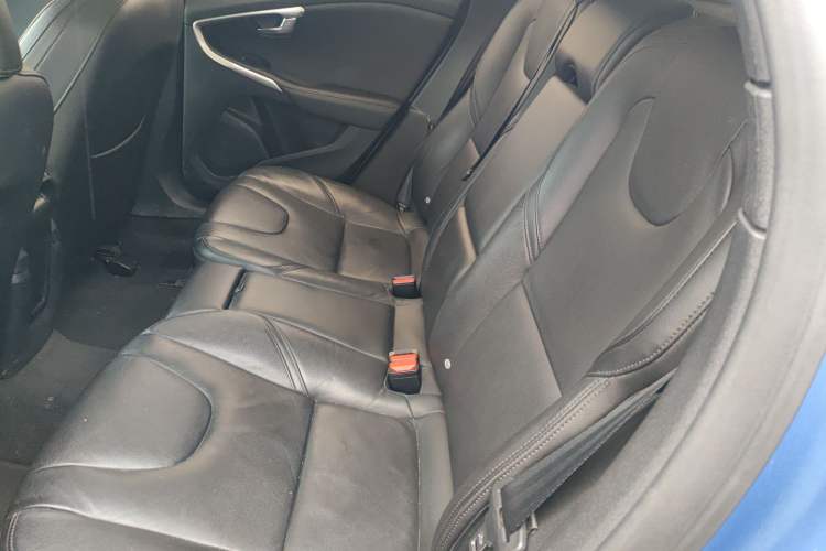 Used Volvo V40 2015 1.6T Zhiya Edition Left Rear Seat