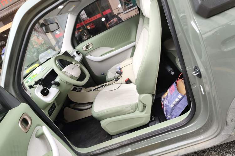 Used Geely Galaxy Panda 2025 210km Panda Rider Left Front Seat