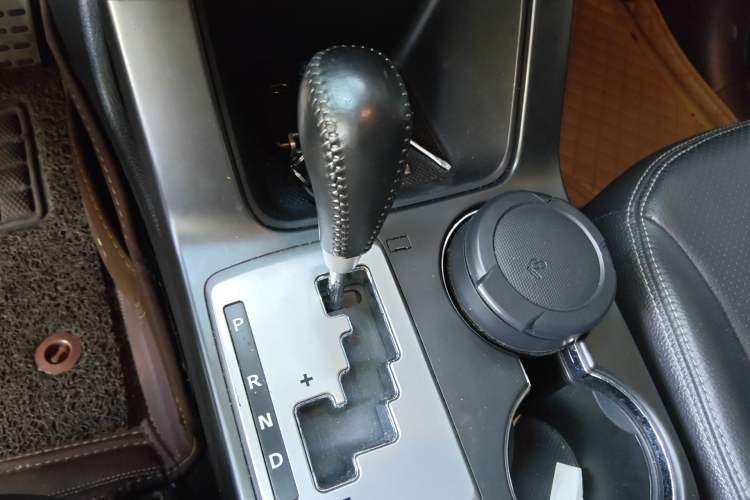 Used Kia Sorento 2012 2.4L Gasoline Supreme Edition
